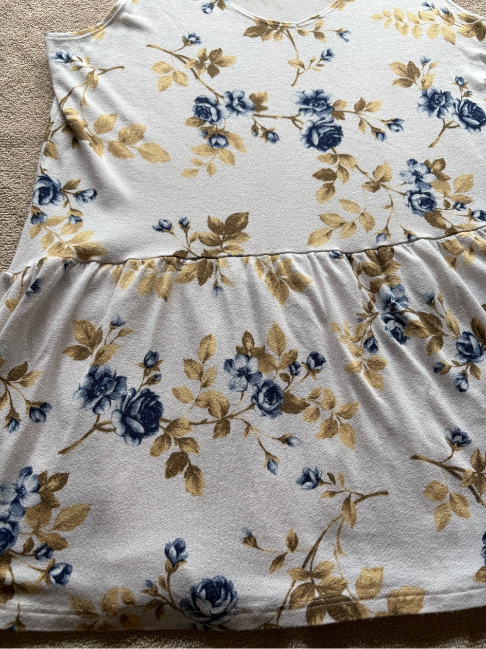 American Eagle Outfitters Cream And Blue Floral Peplum Tank Size Medium - Picture 4 of 7
